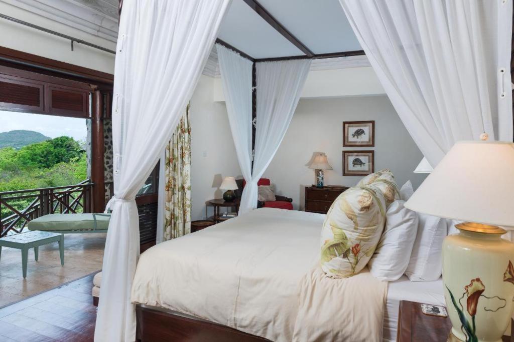 Canouan Estate Resort & Villas Charlestown Bagian luar foto